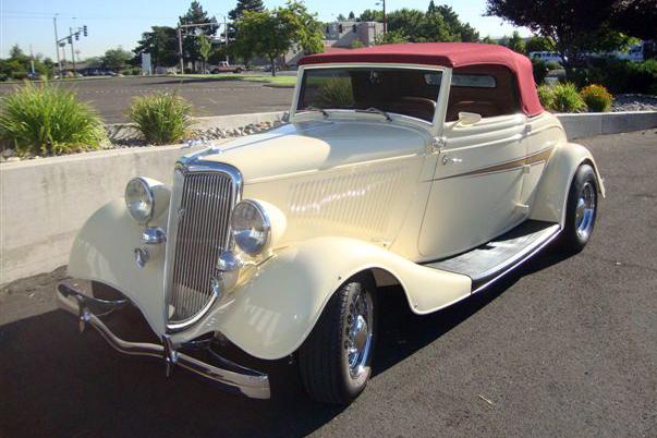 1934 FORD CUSTOM CABRIOLET