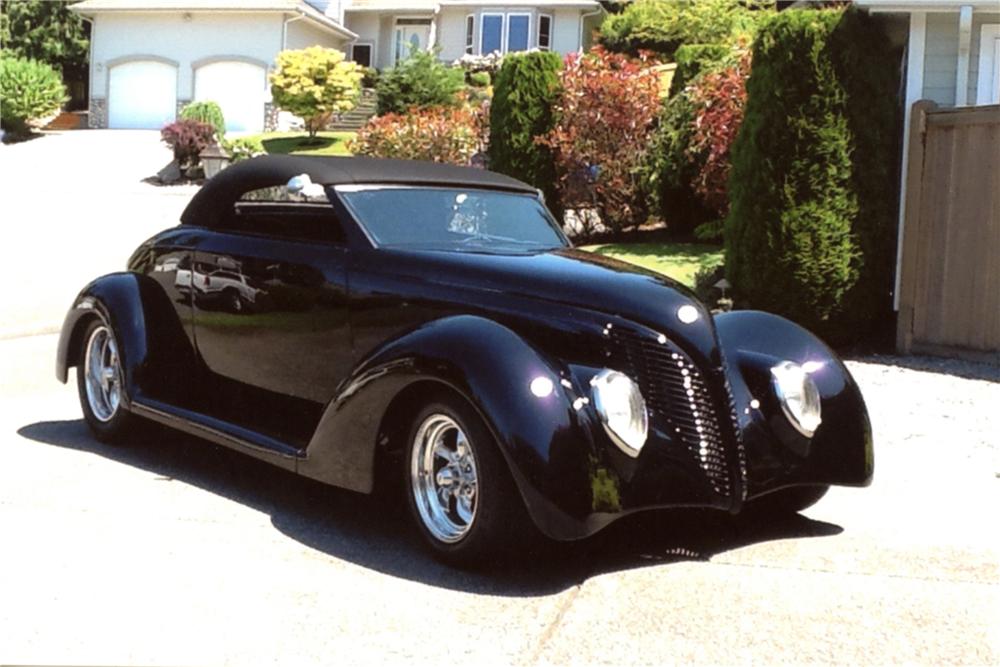 1939 FORD CUSTOM CABRIOLET