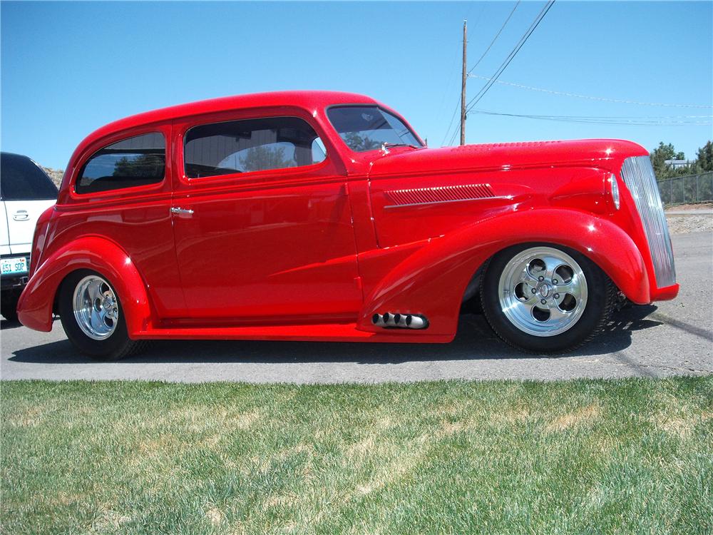 1937 CHEVROLET CUSTOM 2 DOOR SEDAN