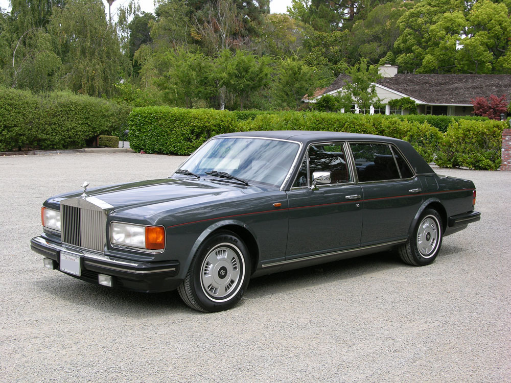 1988 ROLLS-ROYCE SILVER SPUR 4 DOOR SEDAN