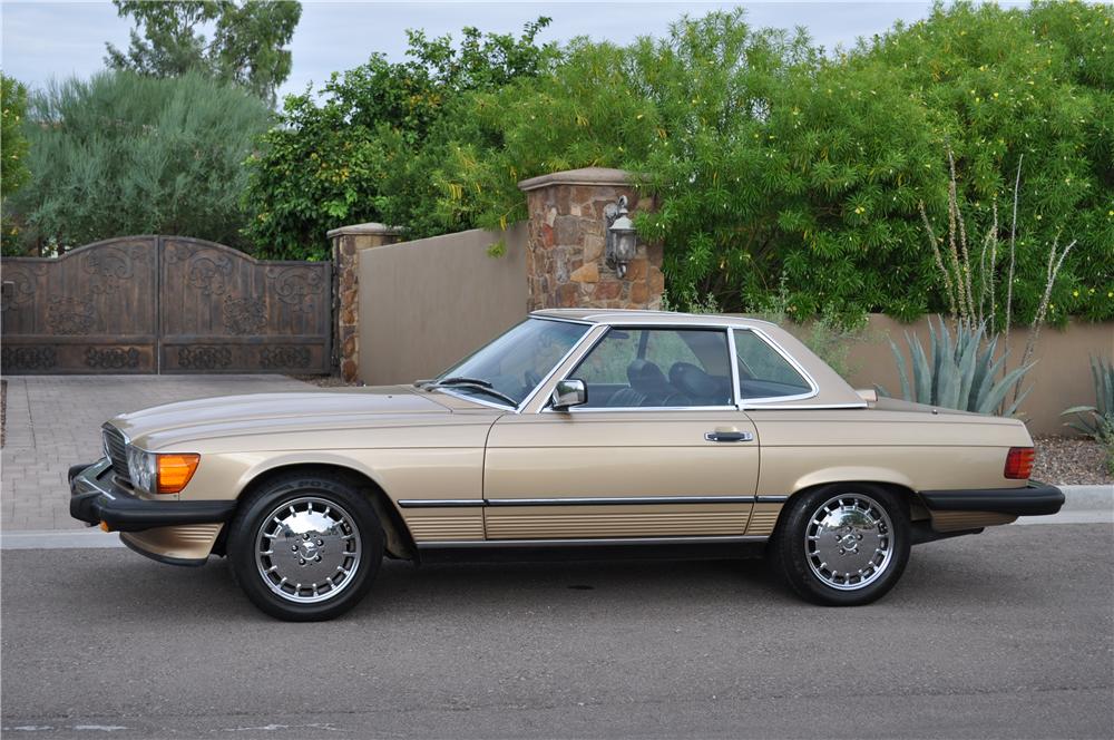 1986 MERCEDES-BENZ 560SL CONVERTIBLE