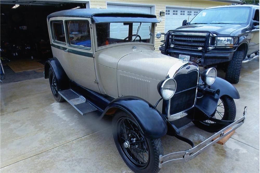 1928 FORD MODEL A 2 DOOR SEDAN