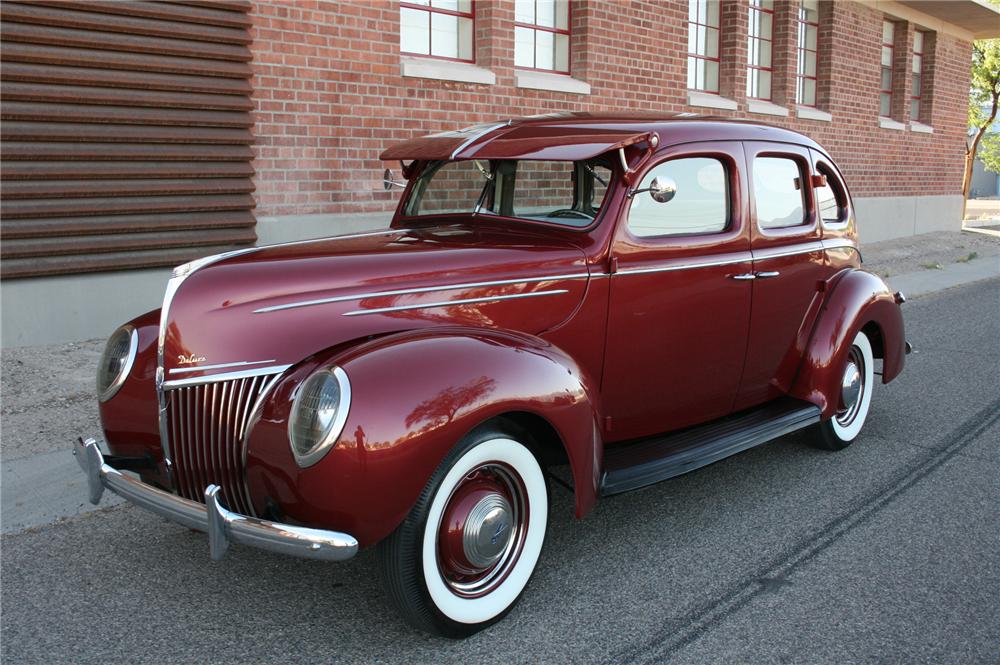 1939 FORD DELUXE 4 DOOR SEDAN