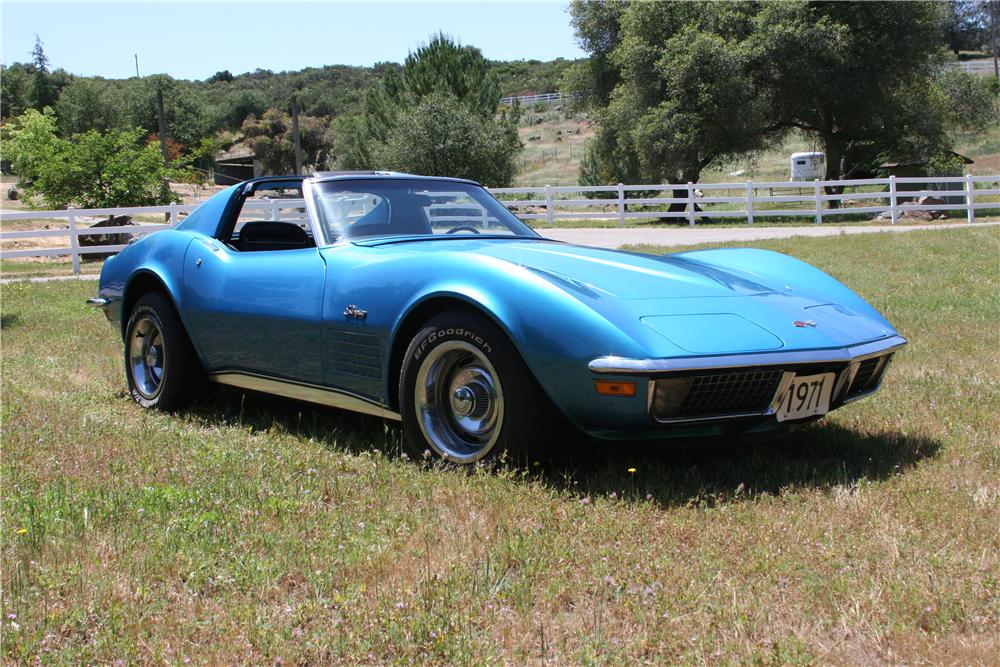 1971 CHEVROLET CORVETTE 2 DOOR COUPE