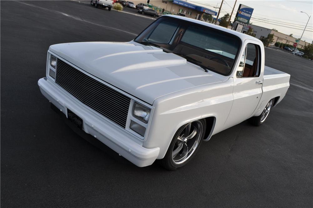 1985 CHEVROLET C-10 CUSTOM PICKUP