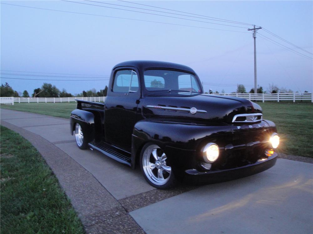 1952 FORD F-2 CUSTOM PICKUP