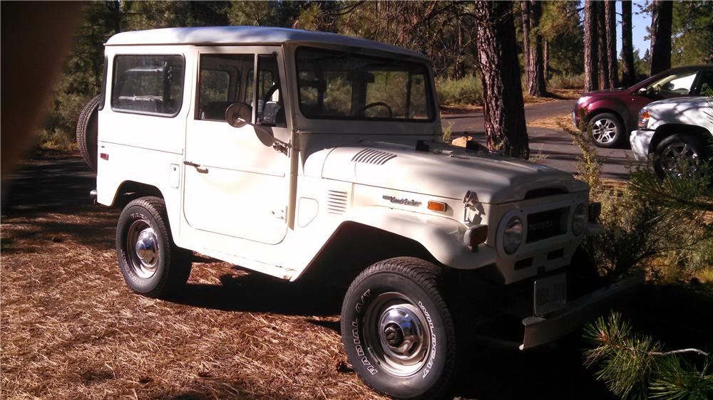 1974 TOYOTA LAND CRUISER FJ-40 2 DOOR HARDTOP