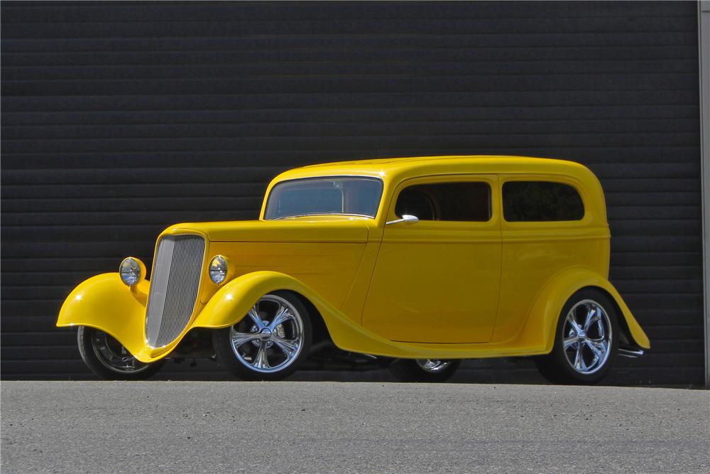 1933 FORD CUSTOM 2 DOOR COUPE