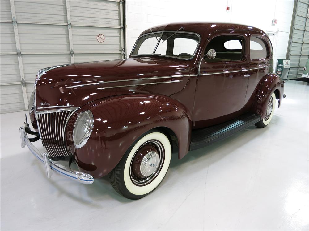 1939 FORD DELUXE 2 DOOR SEDAN