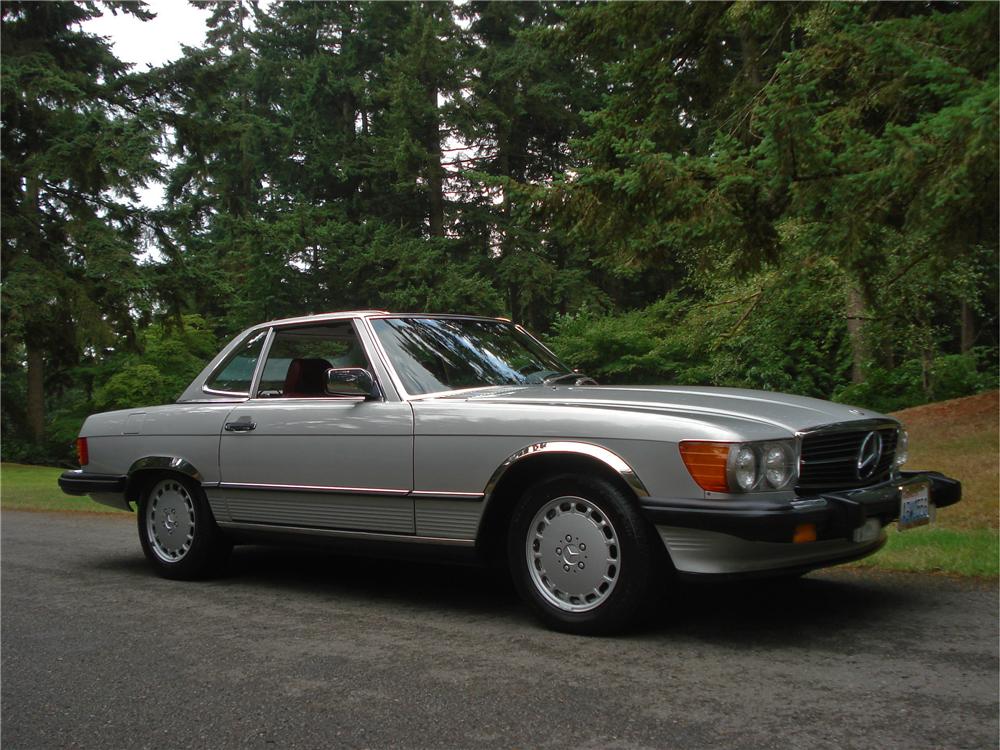 1986 MERCEDES-BENZ 560SL CONVERTIBLE