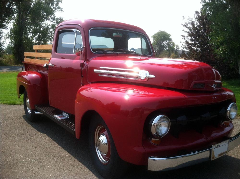 1952 FORD F-1 CUSTOM TRUCK