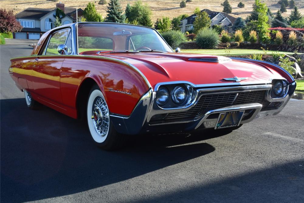 1961 FORD THUNDERBIRD 2 DOOR HARDTOP