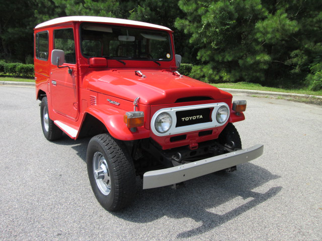 1975 TOYOTA LAND CRUISER FJ-40 SUV