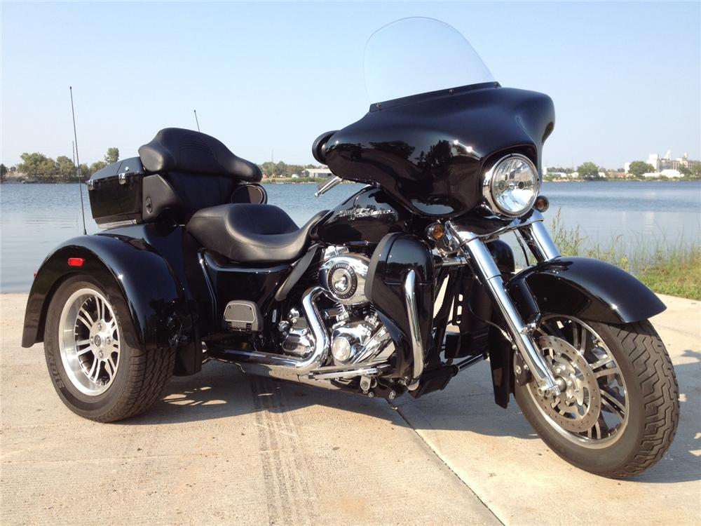 2010 HARLEY-DAVIDSON STREET GLIDE CUSTOM TRIKE