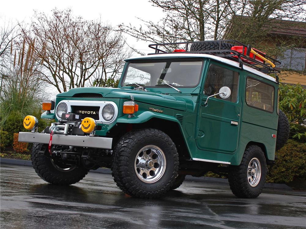 1975 TOYOTA LAND CRUISER FJ-40 2 DOOR SUV