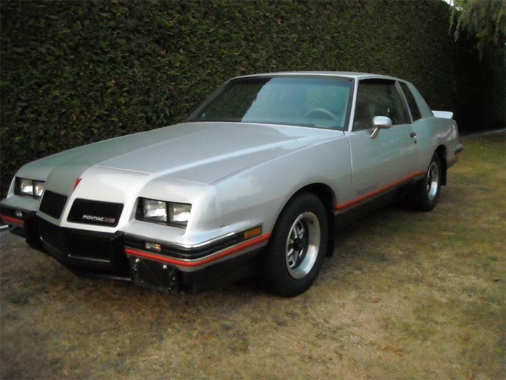 1986 PONTIAC GRAND PRIX 2 DOOR COUPE