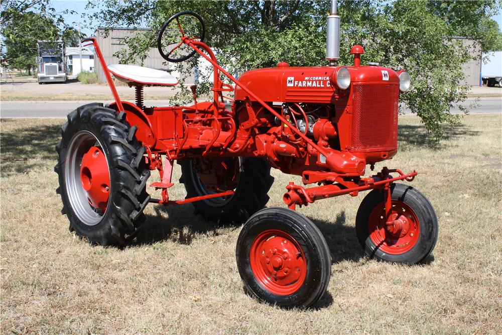 1948 FARMALL CUB TRACTOR