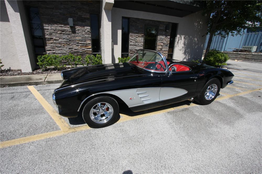 1961 CHEVROLET CORVETTE CUSTOM CONVERTIBLE