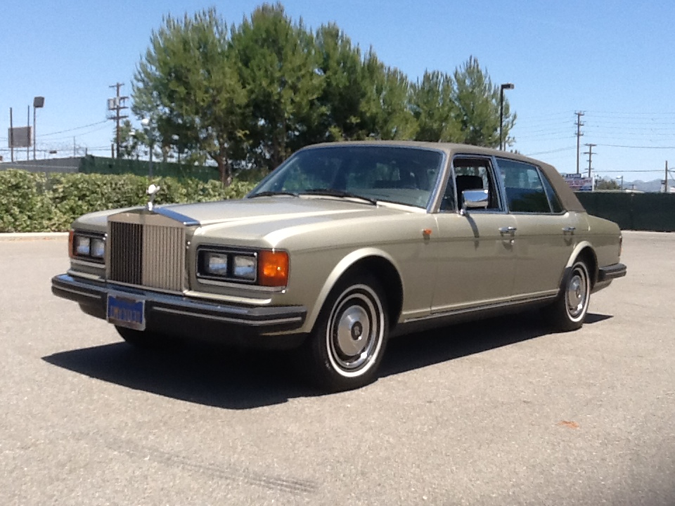 1985 ROLLS-ROYCE SILVER SPUR 4 DOOR SEDAN