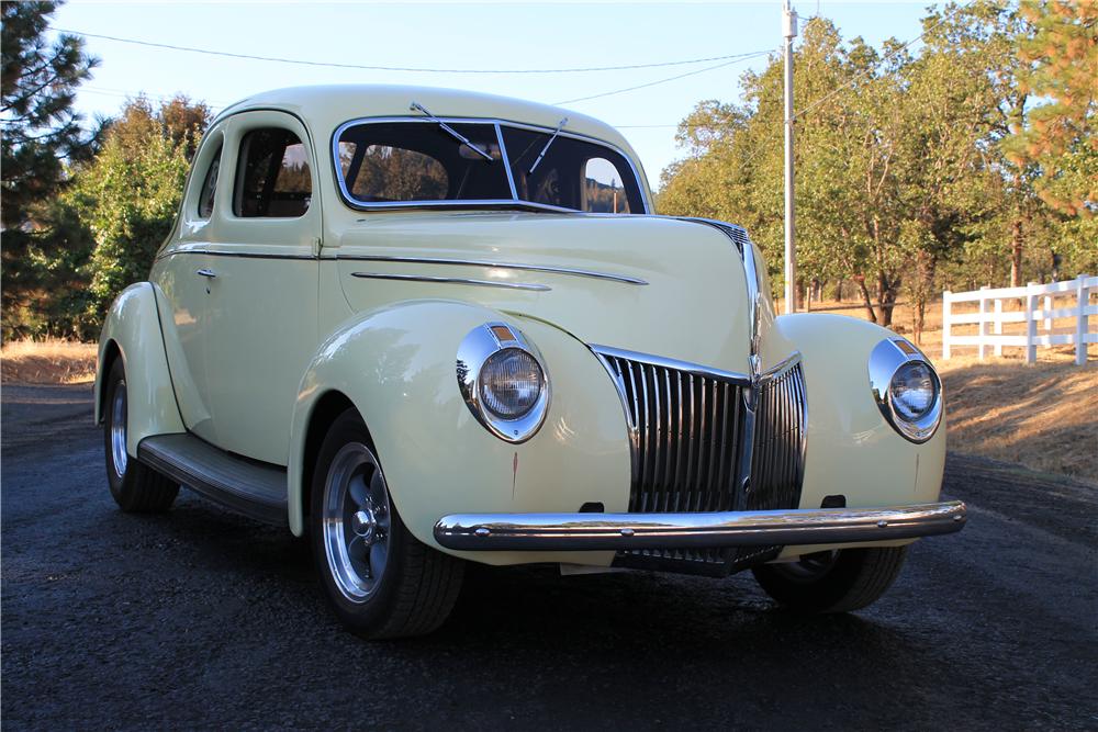 1939 FORD CUSTOM 2 DOOR COUPE