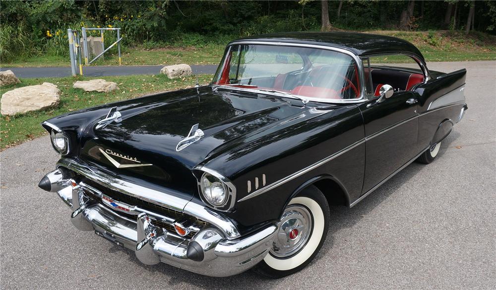 1957 CHEVROLET 210 CUSTOM 2 DOOR HARDTOP