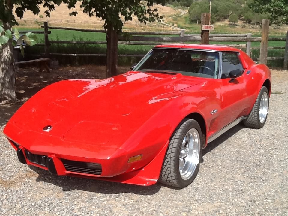 1975 CHEVROLET CORVETTE 2 DOOR COUPE