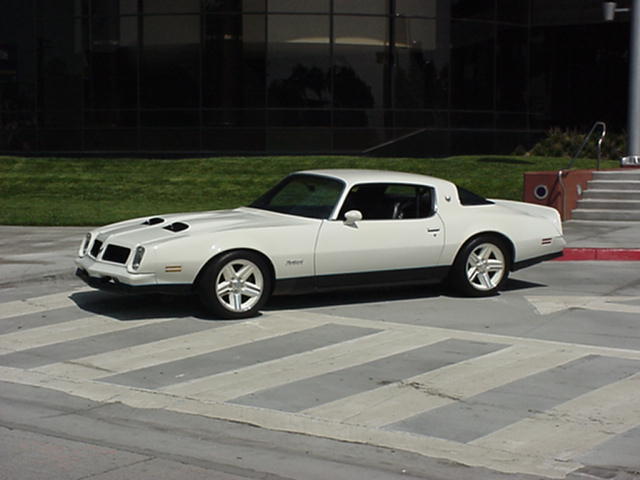 1976 PONTIAC FIREBIRD FORMULA 2 DOOR COUPE