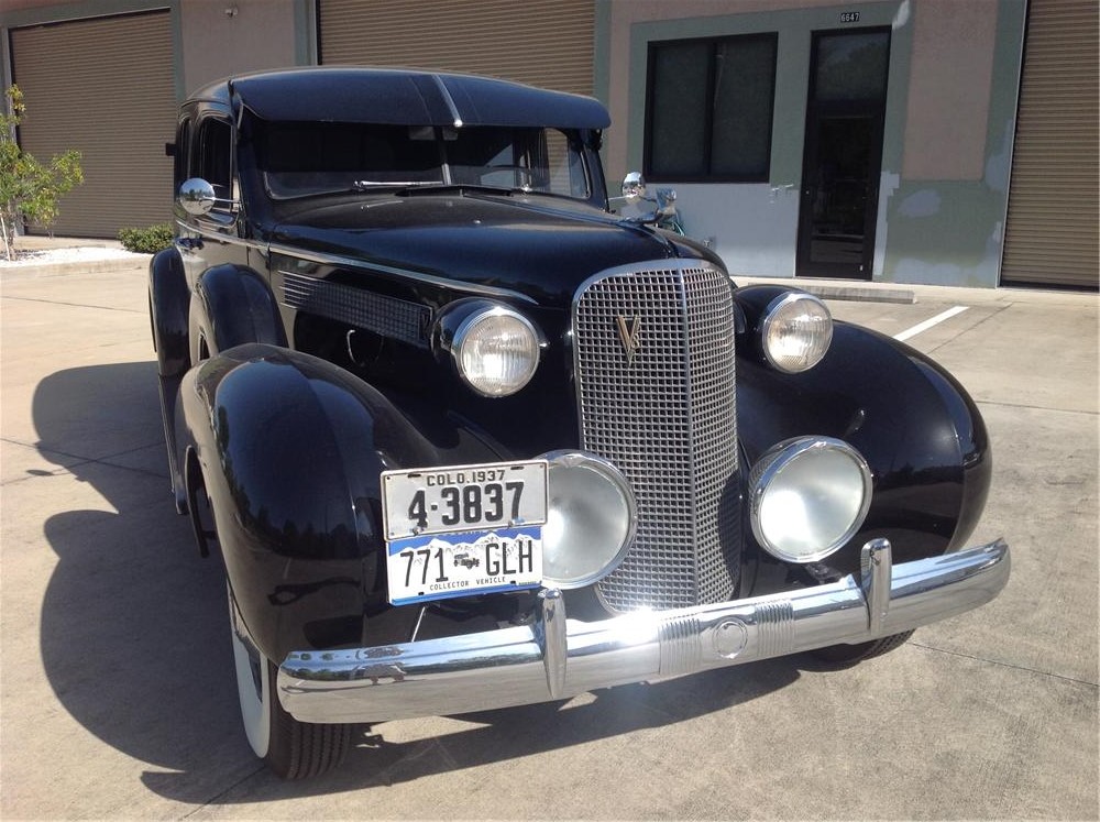 1937 CADILLAC FLEETWOOD SERIES 75 LIMOUSINE