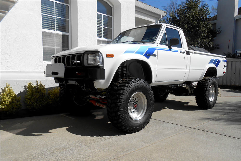 1983 TOYOTA SR5 4X4 PICKUP