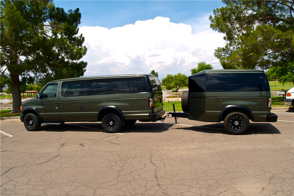 2003 FORD E-350 CUSTOM PASSENGER VAN