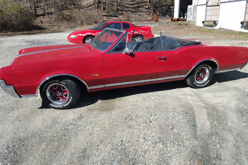 1967 OLDSMOBILE CUTLASS CONVERTIBLE