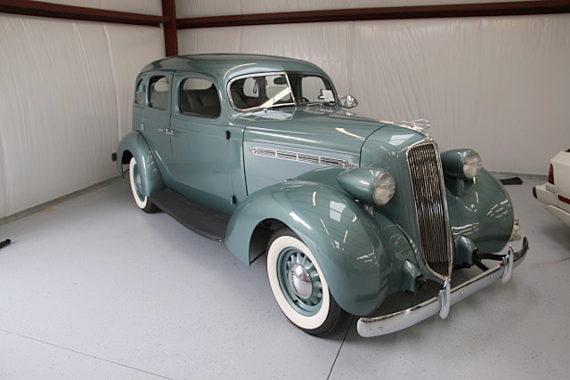 1936 STUDEBAKER DICTATOR 4-DOOR SEDAN