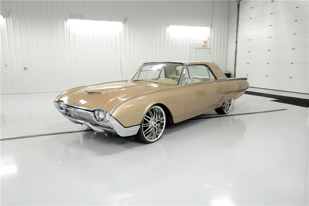 1961 FORD THUNDERBIRD