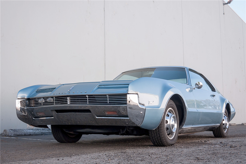 1966 OLDSMOBILE TORONADO 