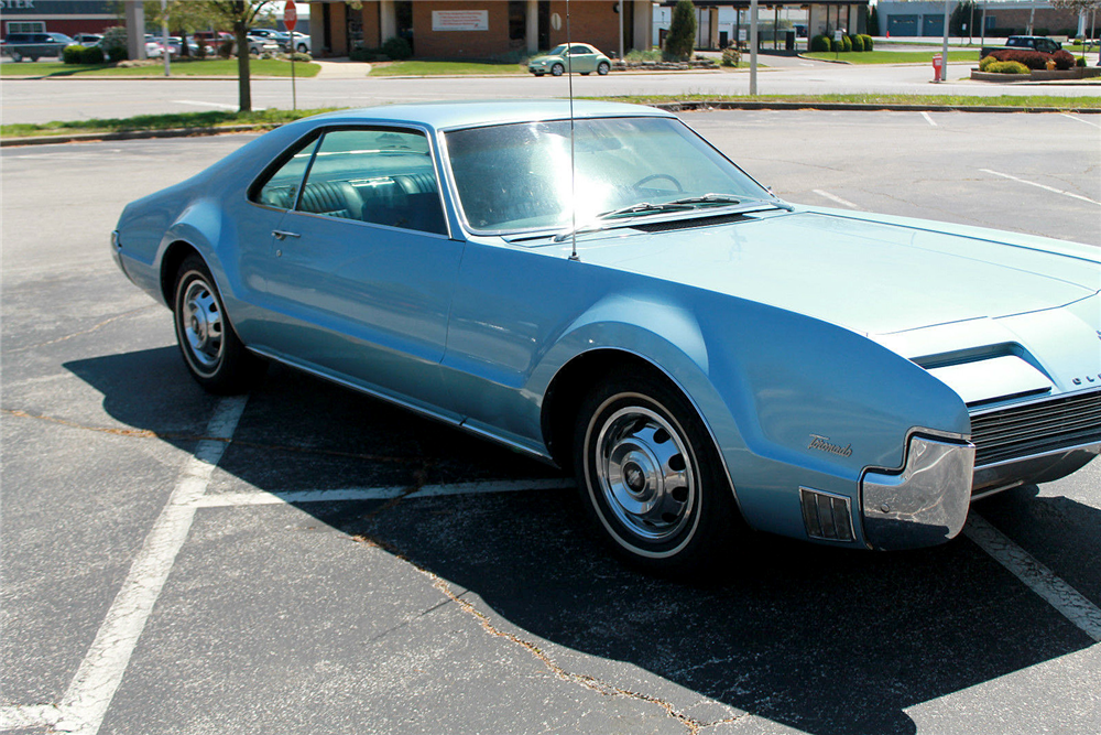 1966 OLDSMOBILE TORONADO