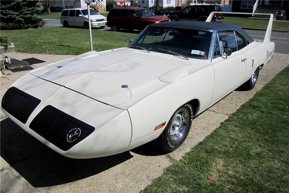 1970 PLYMOUTH HEMI SUPERBIRD 