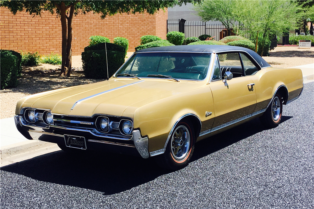 1967 OLDSMOBILE CUTLASS SUPREME 