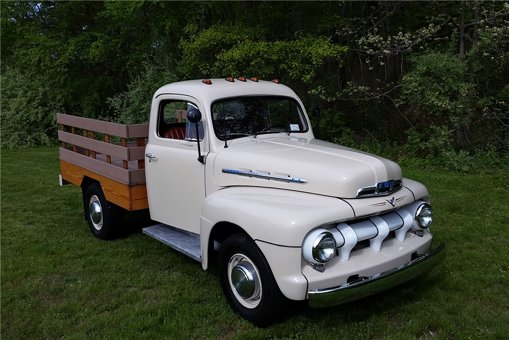 1951 FORD F-3 PICKUP