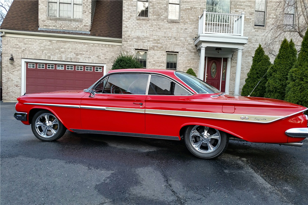 1961 CHEVROLET IMPALA CUSTOM BUBBLE TOP