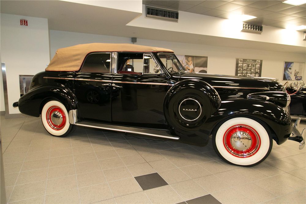 1939 BUICK ROADMASTER CONVERTIBLE