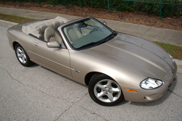 2000 JAGUAR XK8 CONVERTIBLE