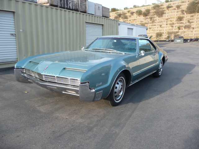 1966 OLDSMOBILE TORONADO 2 DOOR COUPE