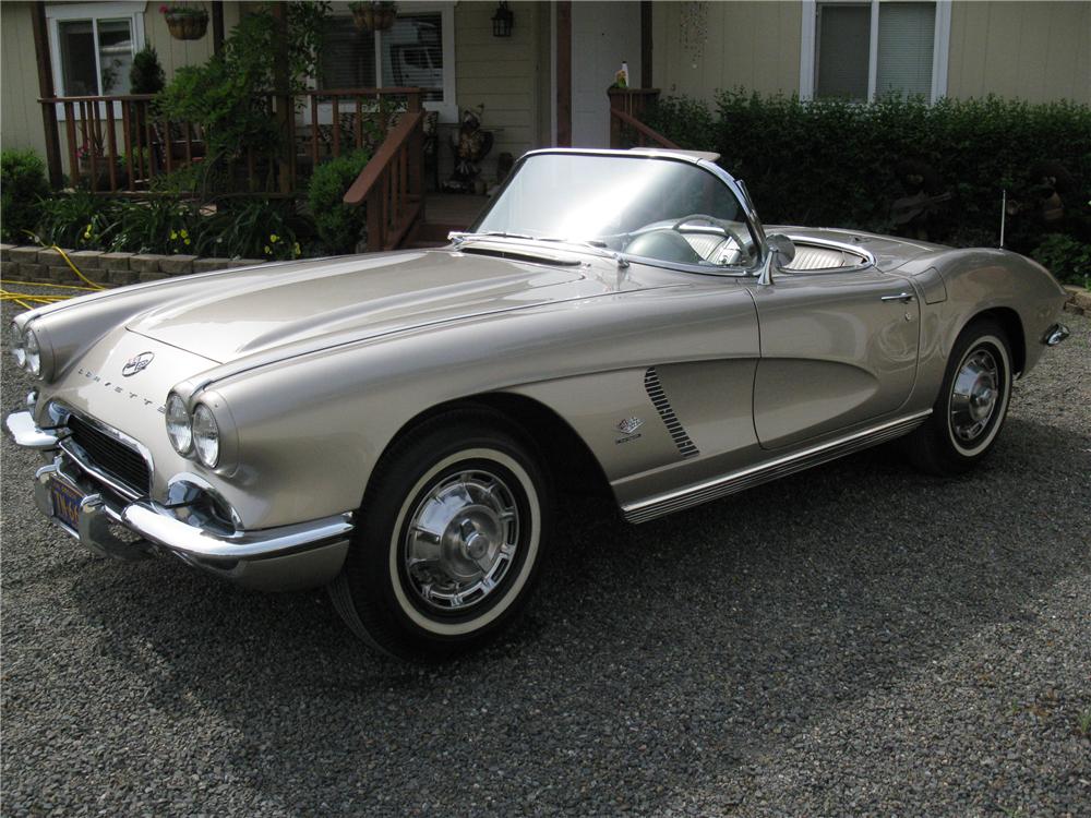 1962 CHEVROLET CORVETTE CONVERTIBLE