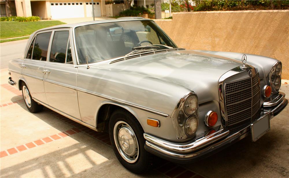 1970 MERCEDES-BENZ 280SEL 4 DOOR SEDAN