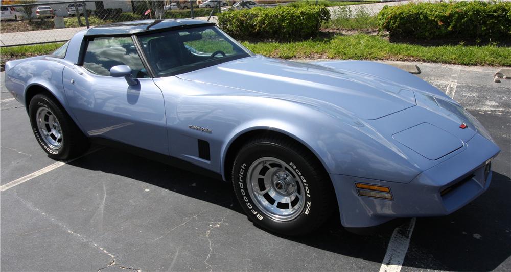 1982 CHEVROLET CORVETTE 2 DOOR COUPE