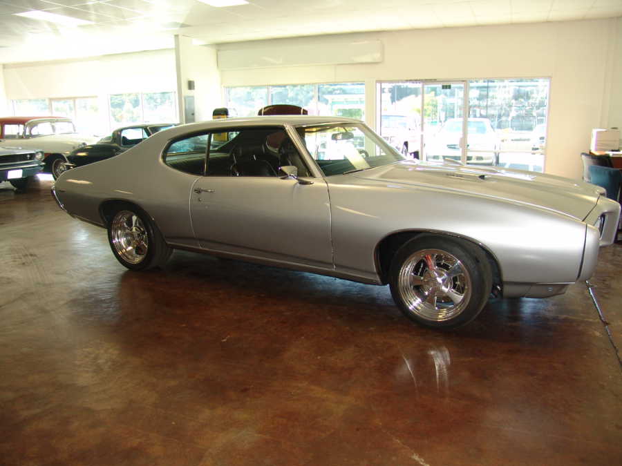 1969 PONTIAC GTO 2 DOOR CUSTOM COUPE