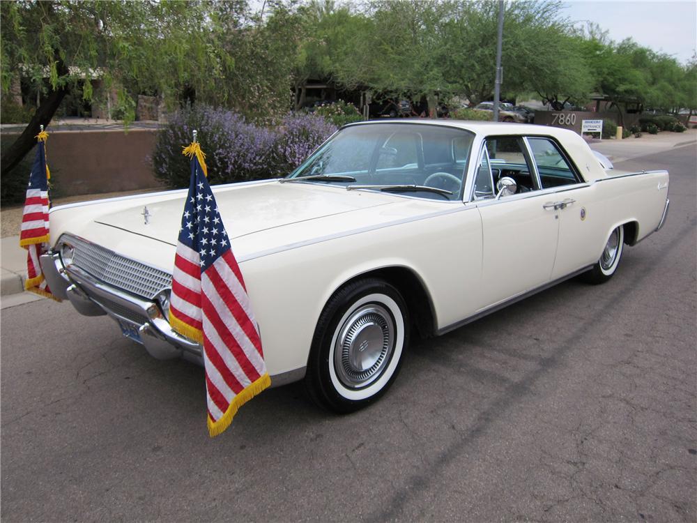 1961 LINCOLN CONTINENTAL 4 DOOR SEDAN