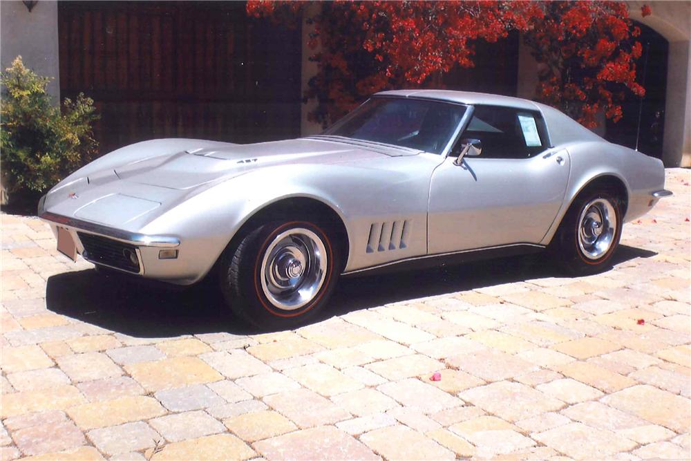 1968 CHEVROLET CORVETTE 2 DOOR COUPE