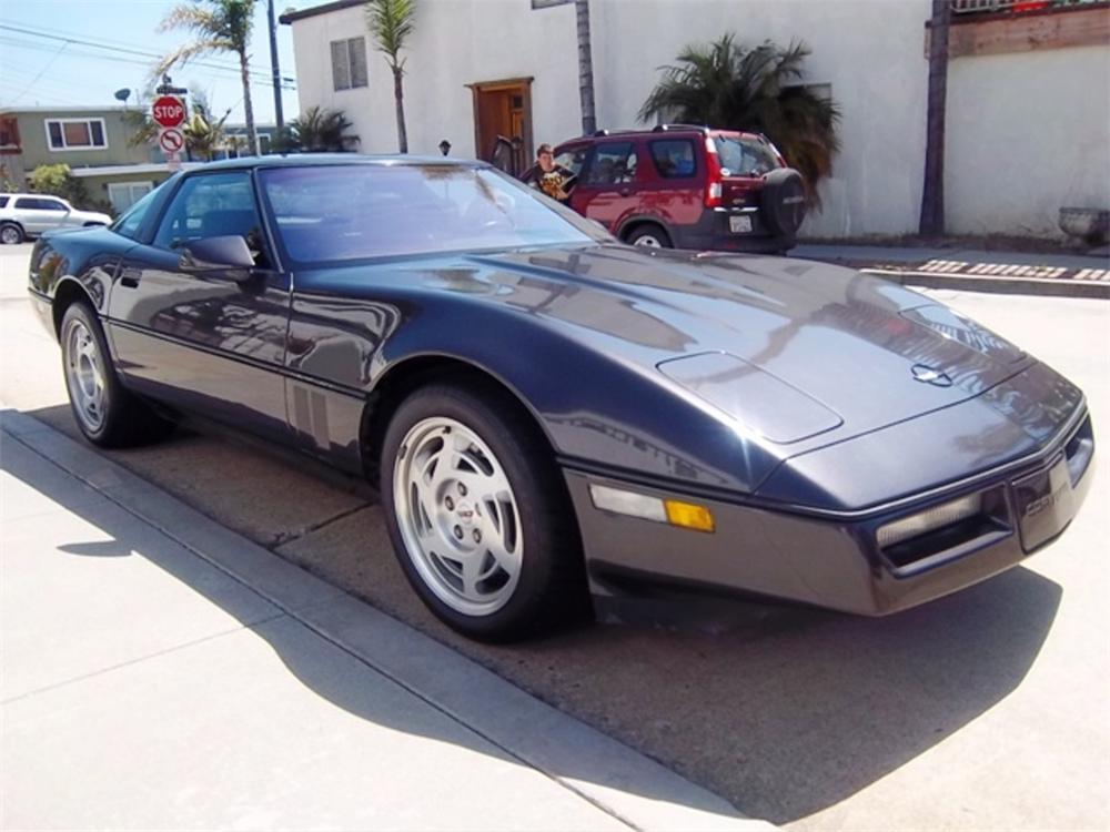 1990 CHEVROLET CORVETTE 2 DOOR COUPE