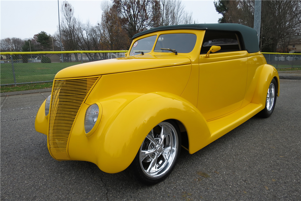 1937 FORD CUSTOM CONVERTIBLE